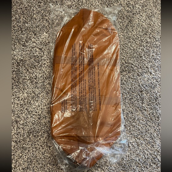 BRAND NEW Vince Camuto Weekender Bag - Picture 5 of 5